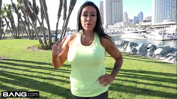 MILF Simone Garza's pussy is readyfor a_workout