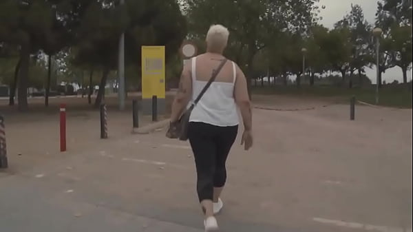 NURIA! nueva madura tetona. maruja real que se ha puesto en plan carpe diem a hacer locuras. tenemos el video de ella fol ...