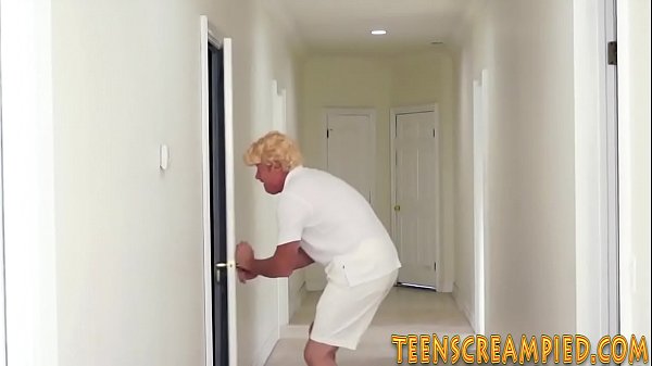 Amateur fucks Donald look alike and gets oral 