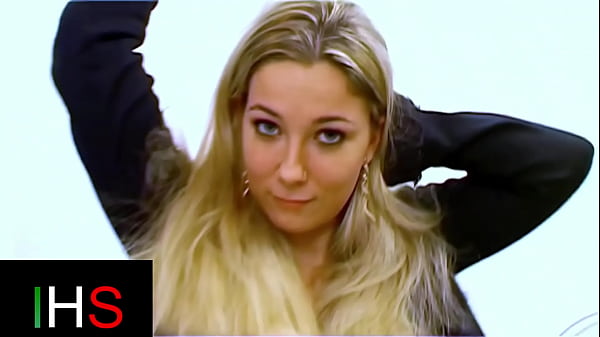 Play MP4 - Beautiful curvy girl fuck anal