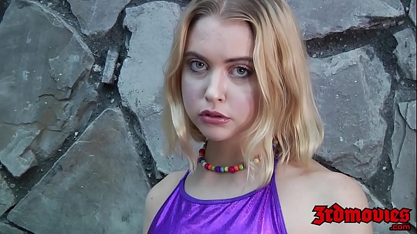 Play MP4 - Gorgeous Chloe Couture gets holes stretched before facial