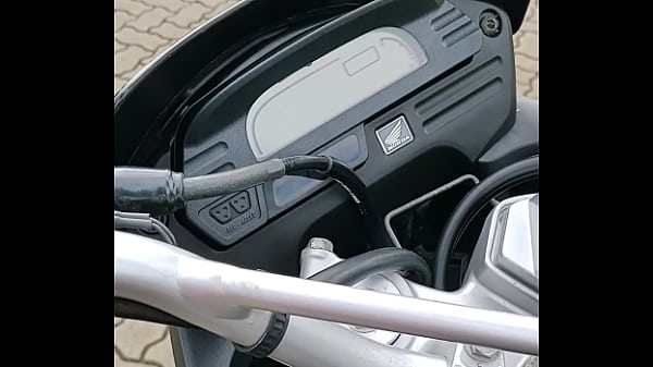 Nonton Vendo Xre 300 8.500 Km's thumbnail