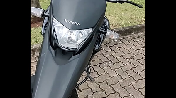 Vendo xre 300 com 8 500 km's 