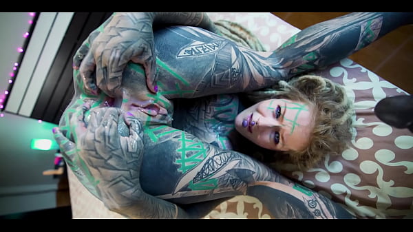 Inked babe craves anal gaping and messy cumplay 