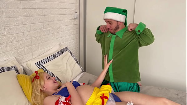 Play MP4 - A branca de neve sentando no an&atilde;o