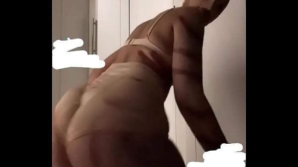 Caliente perra te pondra la verga dura 