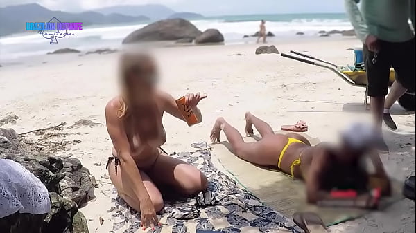 Eu E Thay Fizemos A Alegria De Mais Um Vendedor Na Praia... thumbnail