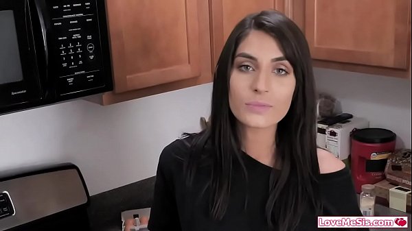 Stepsis sucks stepbros cock to payrent