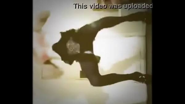 Johnnie'_s sexy bum show