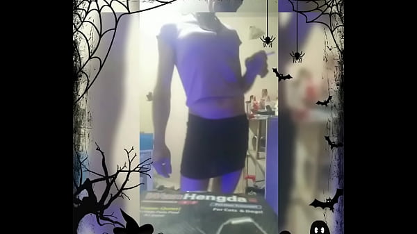 Play MP4 - Prob&aacute;ndome varias prendas y ropita dici&eacute;ndome de mariquita mostrando lo mariquita que soy