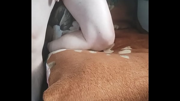 Imi place foarte mult sa ma masturbez la webcam si sa imi beau pisatul si sperma ! I really like to masturbate on the webcam and drink my piss and cum! 