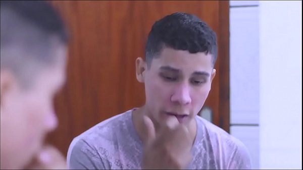 Play MP4 - igor e j&period; - relacionamento aberto com o namorado gay - pornografia gay