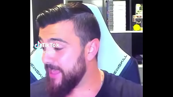 Nonton Mi Amigo Es Demasiado Homo En Mas Noches Con Los Amigos thumbnail