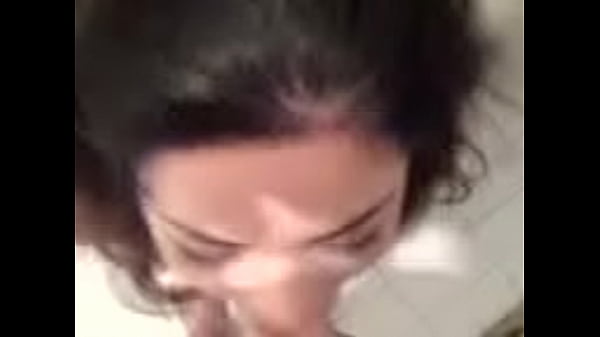 Nonton Girlfriend-getting-mouth-fucked-bath-boyfriend thumbnail