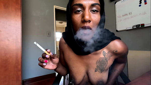 Desiin hijab smoking while_wearing_nipple clamps