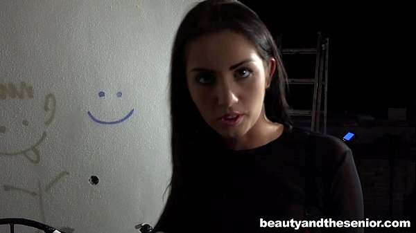 Play MP4 - Tempting teen Loren gets nailed by two old guys