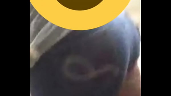 Mi t&iacute_a me muestra su culote cuando la llamo