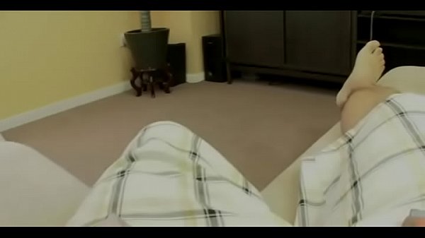 Nonton Captivating Teen Wanking A Meaty Cock thumbnail