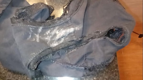 Play MP4 - Smelling Dirty panties