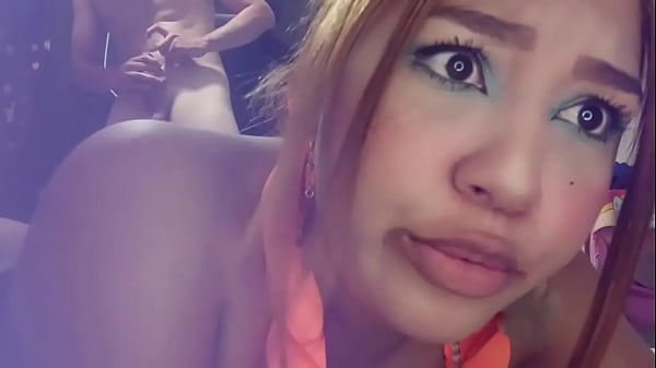 Soy una venezolana muy caliente y espero que t&uacute; me bajas la temperatura 