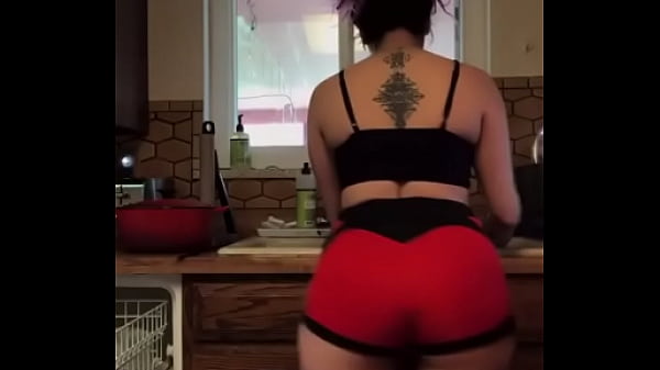 BIGO_live slut PAWG likes to_shake her ass in_the kitchen