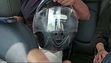 Nonton Dogging With A Delivery Guy We Met After A Chopp, Husband Driving. thumbnail