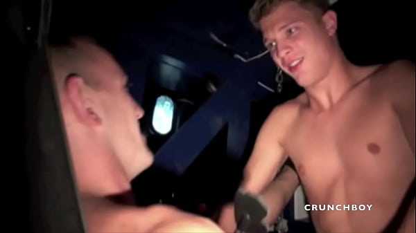 Bottop Fucked By Sexy Sportive Muscle Boy thumbnail