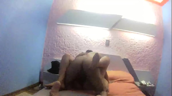 Papi cojeme rico por que mi marido tiene como un a&ntilde;o que se volvio puto