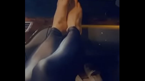 Play MP4 - Leggings Tease