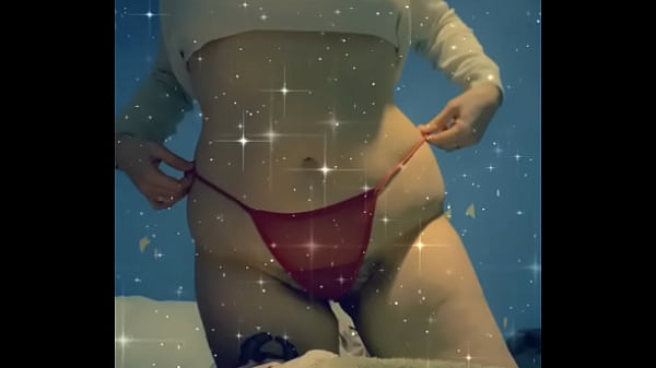 Tu sais ce genre de string qui sert &agrave; rien ... bref abonne toi deviens fan pour... 