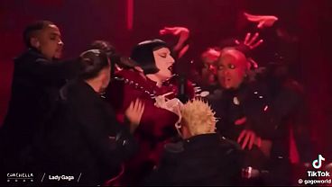 Lady gaga week 2 lady gaga se apresenta no c 