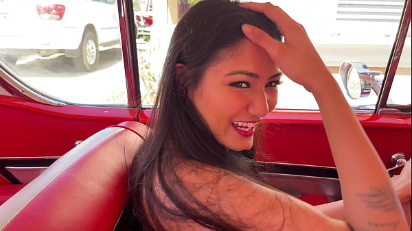 Play MP4 - Pedal Pumping my neighbors 1958 Chevy Impala &lpar;Preview&rpar;