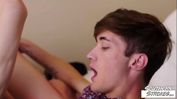 Cute Bottom Twink Barebacked By Hung Top 