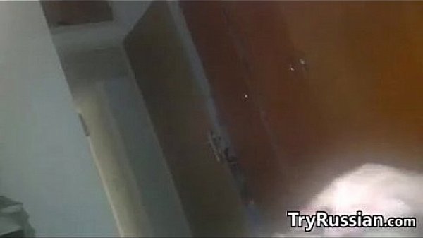 Nonton Russian Masturbating With A Vibrating Toy thumbnail