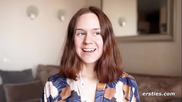 Play MP4 - Anca Plays With Glass Toys