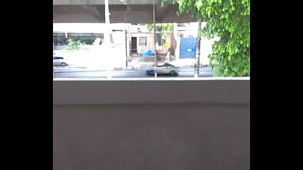 Play MP4 - Showing off on the School Bathroom