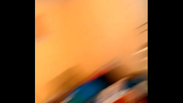 Play MP4 - Un rapid&iacute;n antes que su mam&aacute; entre a la casa