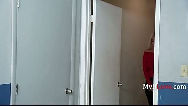 Nonton Security Guard Catches Housewife Shoplifting On Black Friday - Elana Bunnz, Gi Joey thumbnail