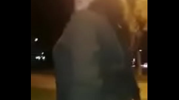 Play MP4 - Travesti muestra el Ano