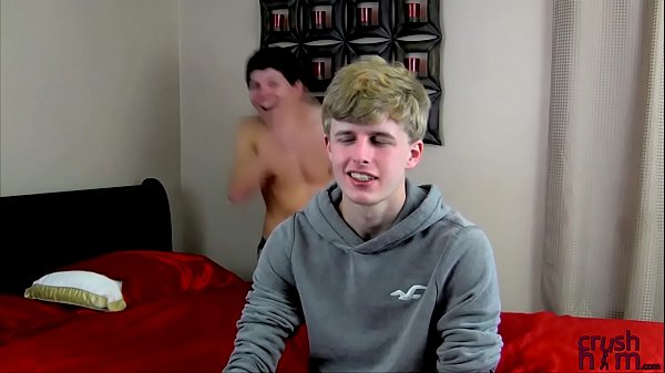 Play MP4 - A twink struggling to get thick cock in his tight smooth ass