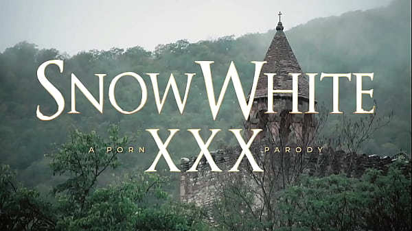 Hazel Moore As Snow White Cums And Squirts On The Evil Queen Bianca Beauchamp - Snow White Porn Cosplay Parody thumbnail