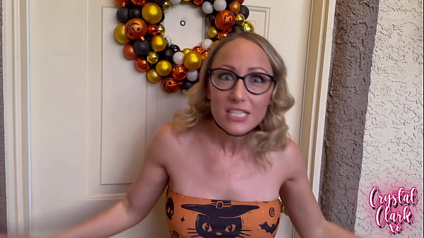 Play MP4 - Stepmoms Ghostly Halloween Night Drive