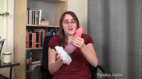 Play MP4 - Horny Yanks Girl Silvia Masturbating