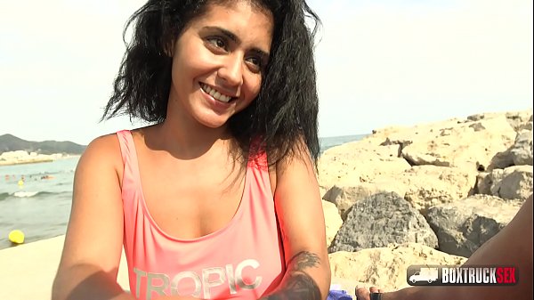 Play MP4 - Beautiful Spanish Aysha gets a cumshot on her big ass in the public