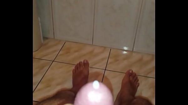 Play MP4 - Algu&eacute;m interessado no meu leite