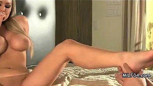 Hot Cougar Milf vacation fucking 