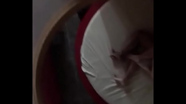 Dando para o loirinho novinho