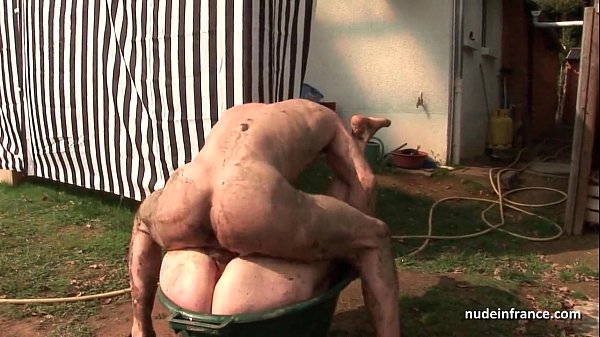 Play MP4 - Skinny amateur brunette anal pounded n jizzed outdoor in a dirty french farm