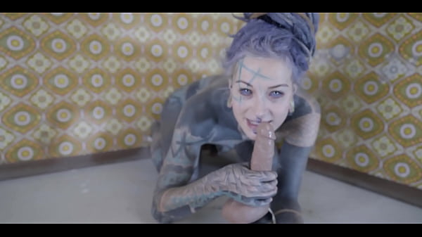 Alt tattoo babe losing control with a huge toy 