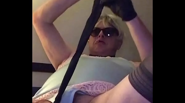 Play MP4 - CD Nikki pulls lips and shoots load